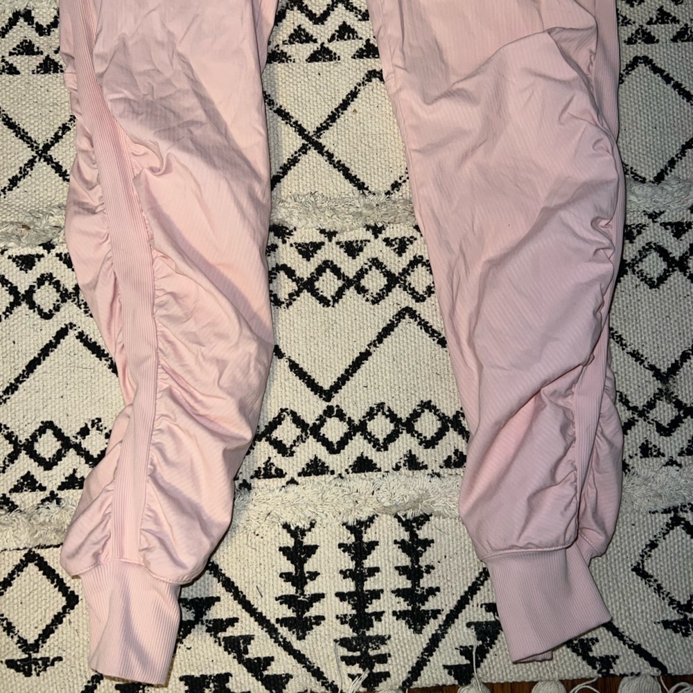 Lululemon Beyond the Studio Jogger - Picture 8 of 9